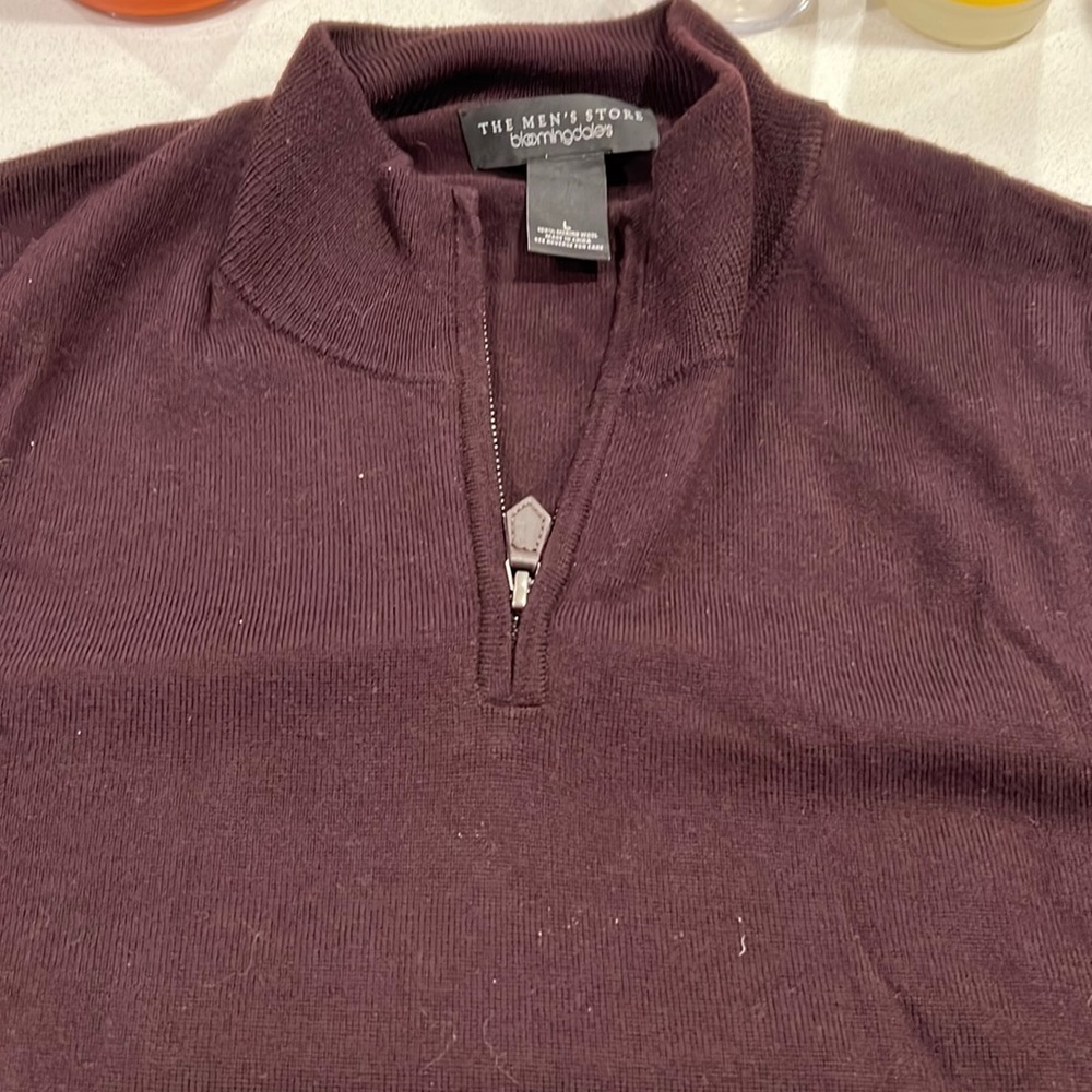Maroon colored high quality Bloomingdale’s quarter zip sweater.